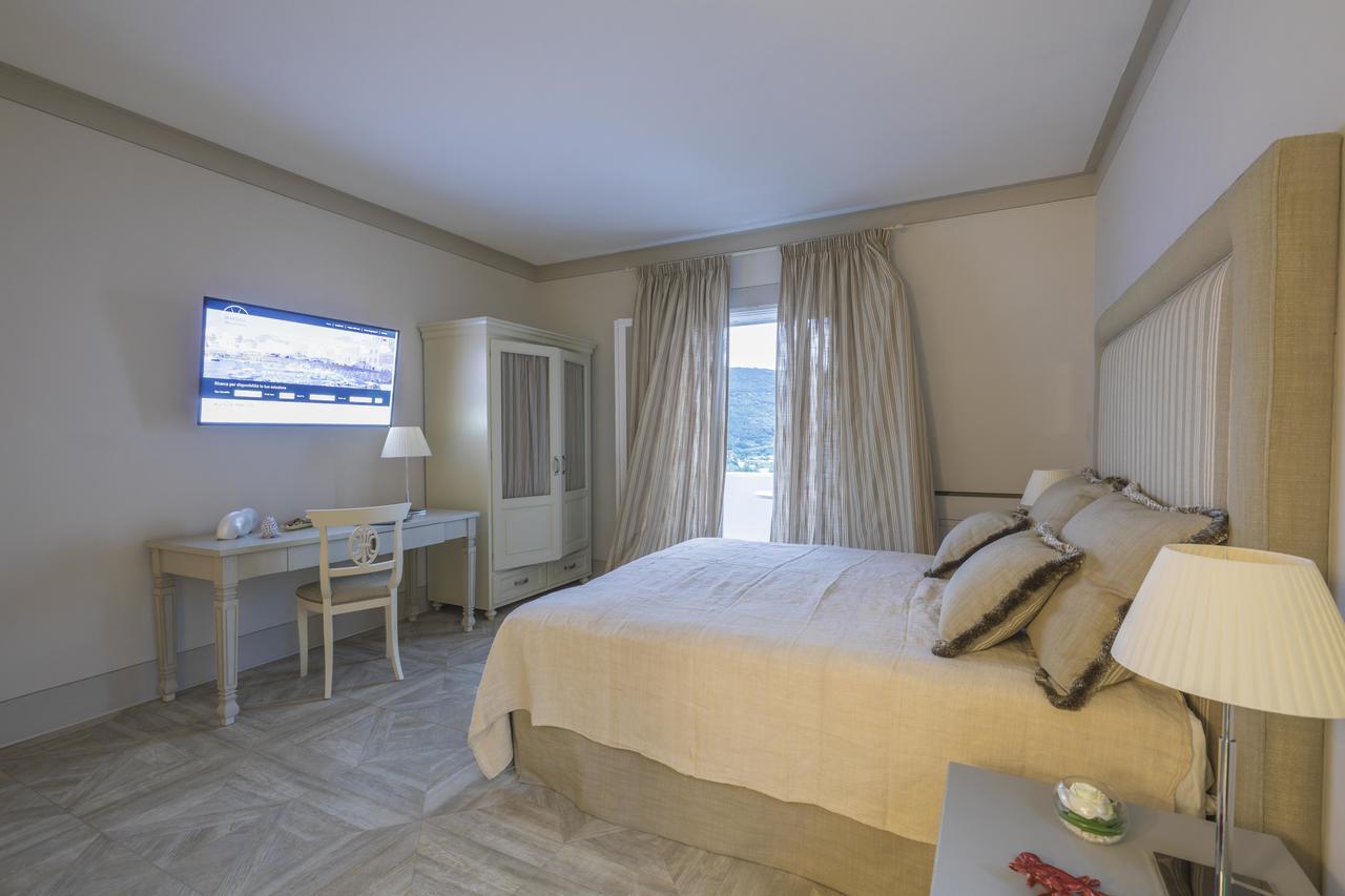 Maridea Casa Vacanza- Le Alcove Sul Mare Suites ปอนซา ภายนอก รูปภาพ