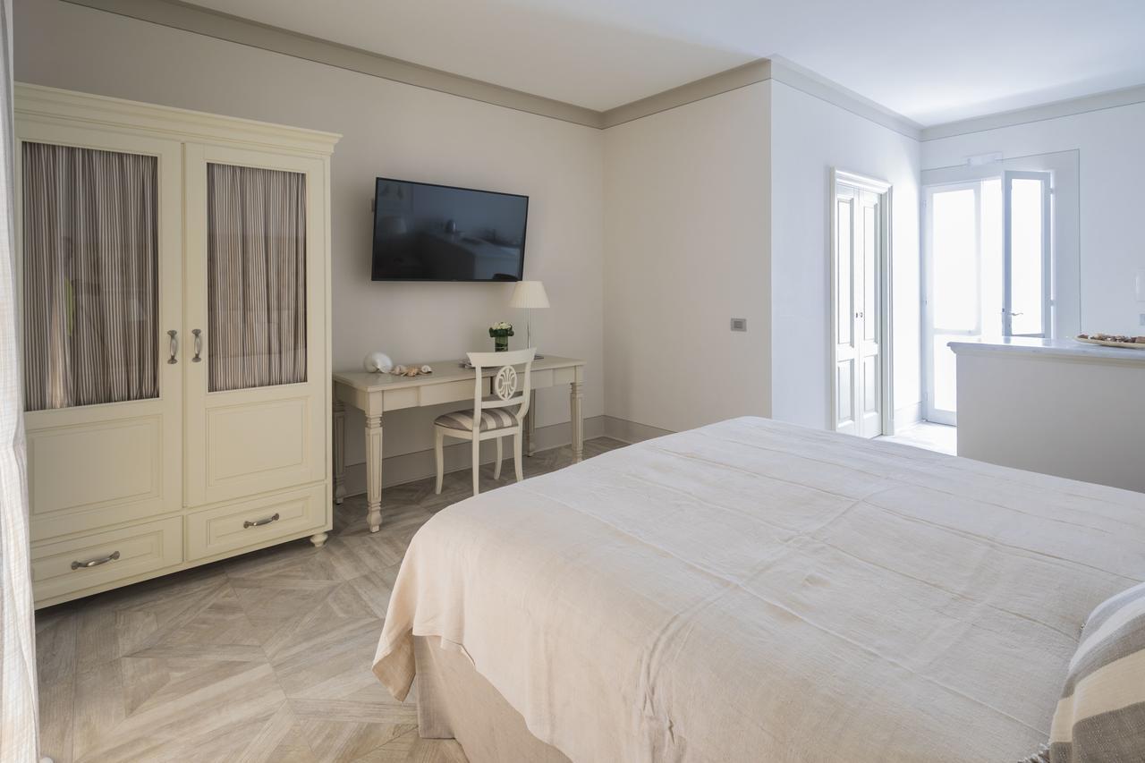 Maridea Casa Vacanza- Le Alcove Sul Mare Suites ปอนซา ภายนอก รูปภาพ