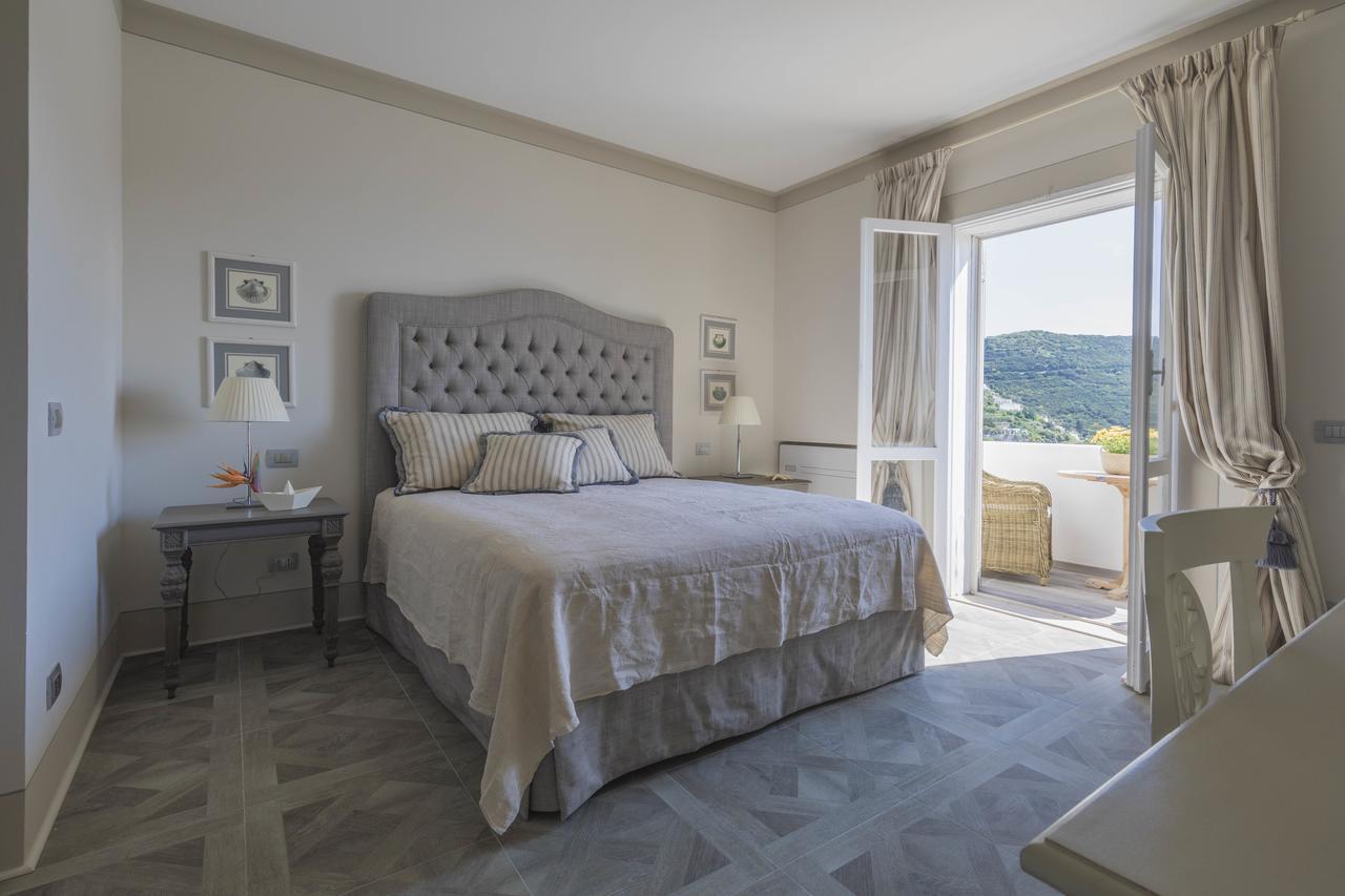 Maridea Casa Vacanza- Le Alcove Sul Mare Suites ปอนซา ภายนอก รูปภาพ