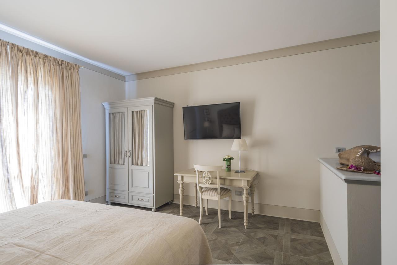 Maridea Casa Vacanza- Le Alcove Sul Mare Suites ปอนซา ภายนอก รูปภาพ