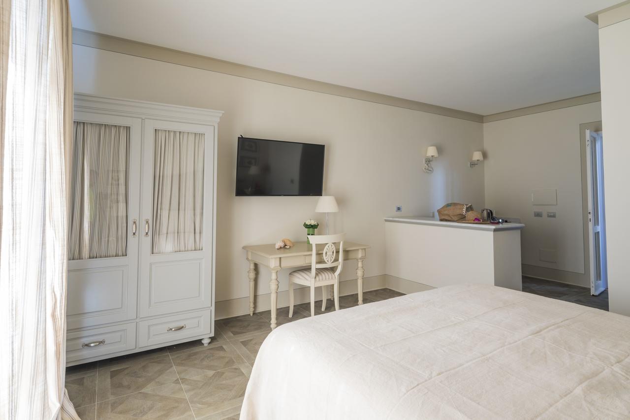 Maridea Casa Vacanza- Le Alcove Sul Mare Suites ปอนซา ภายนอก รูปภาพ