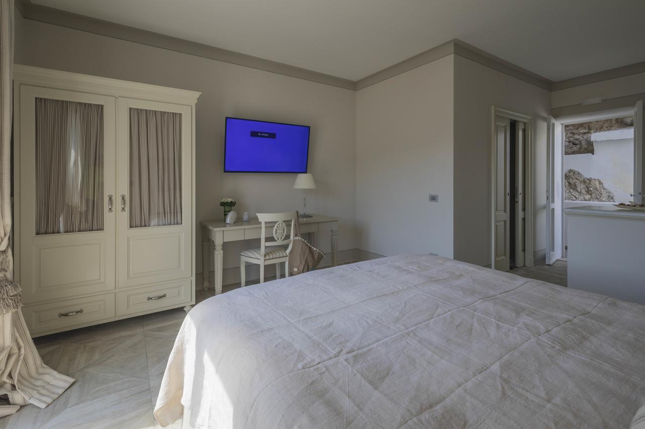 Maridea Casa Vacanza- Le Alcove Sul Mare Suites ปอนซา ภายนอก รูปภาพ