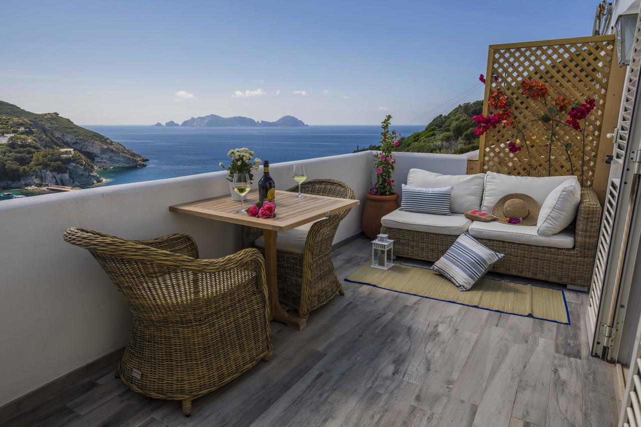Maridea Casa Vacanza- Le Alcove Sul Mare Suites ปอนซา ภายนอก รูปภาพ
